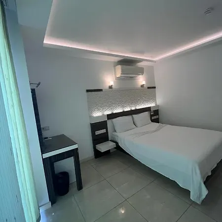 Maki Hotel 2*