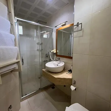 Hotel Maki 2*