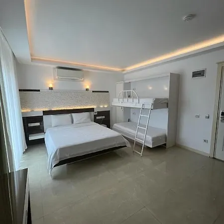 Maki Hotel